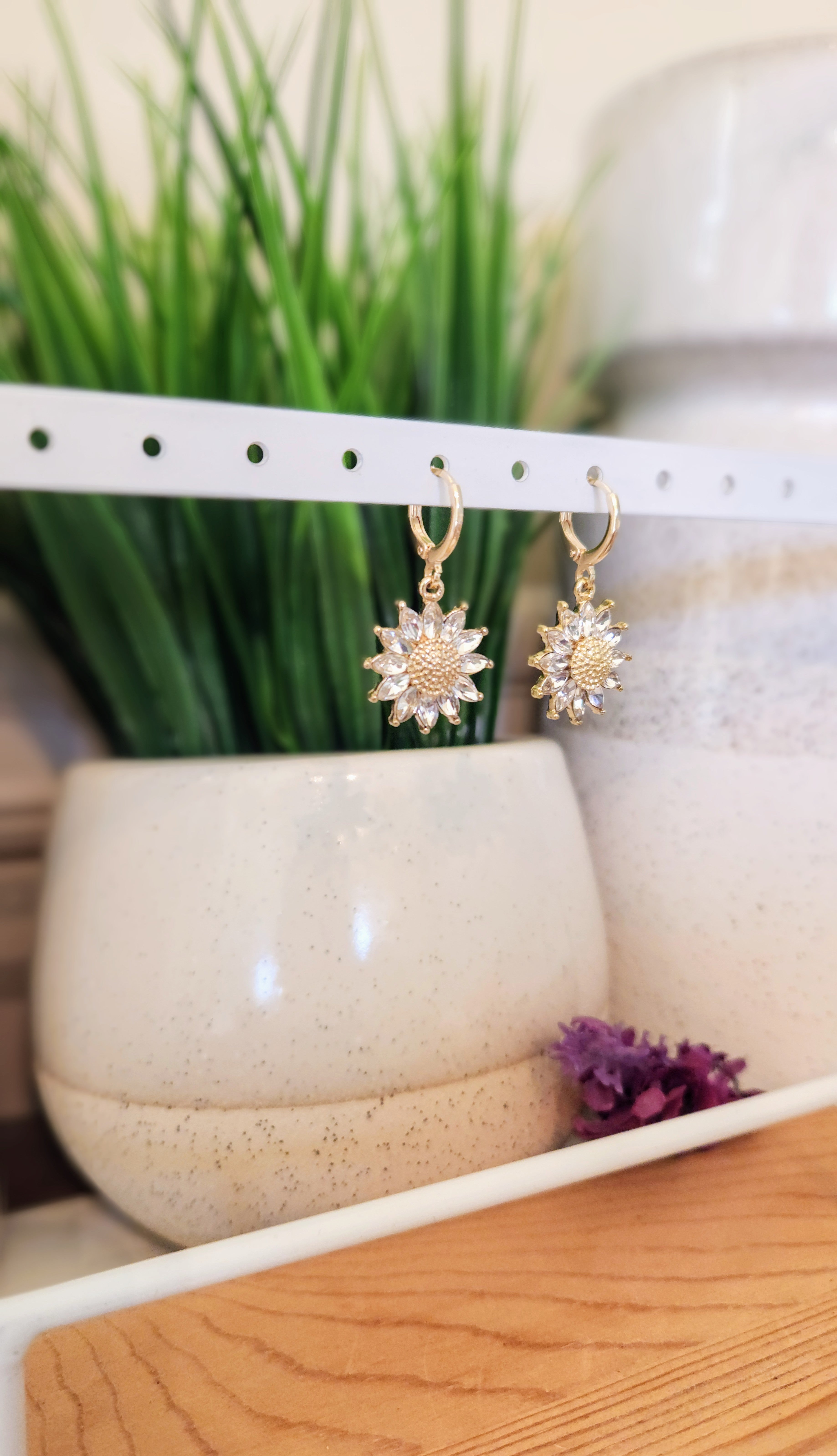 Gold Daisy Earrings