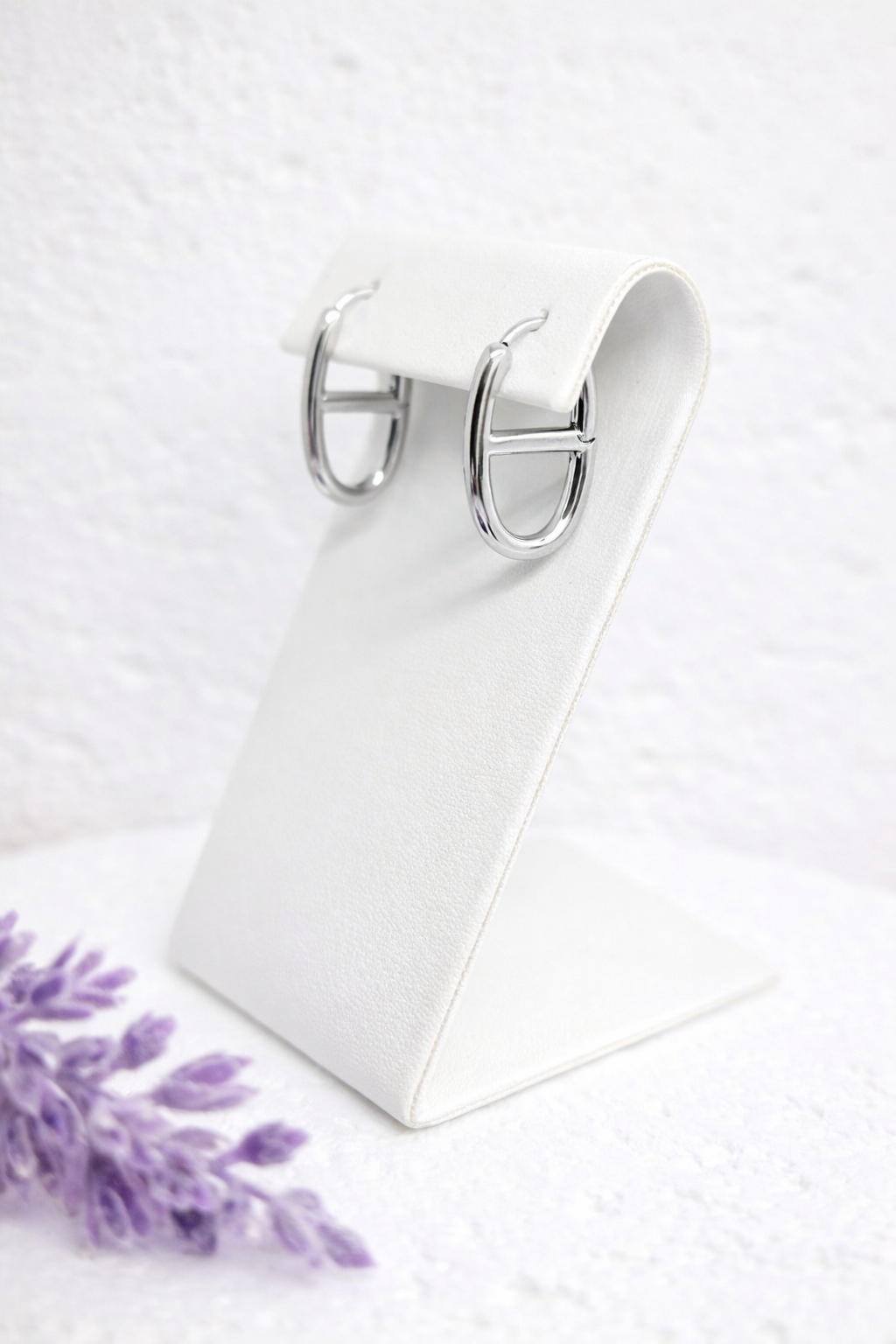 Minimal Oval Huggie Earrings