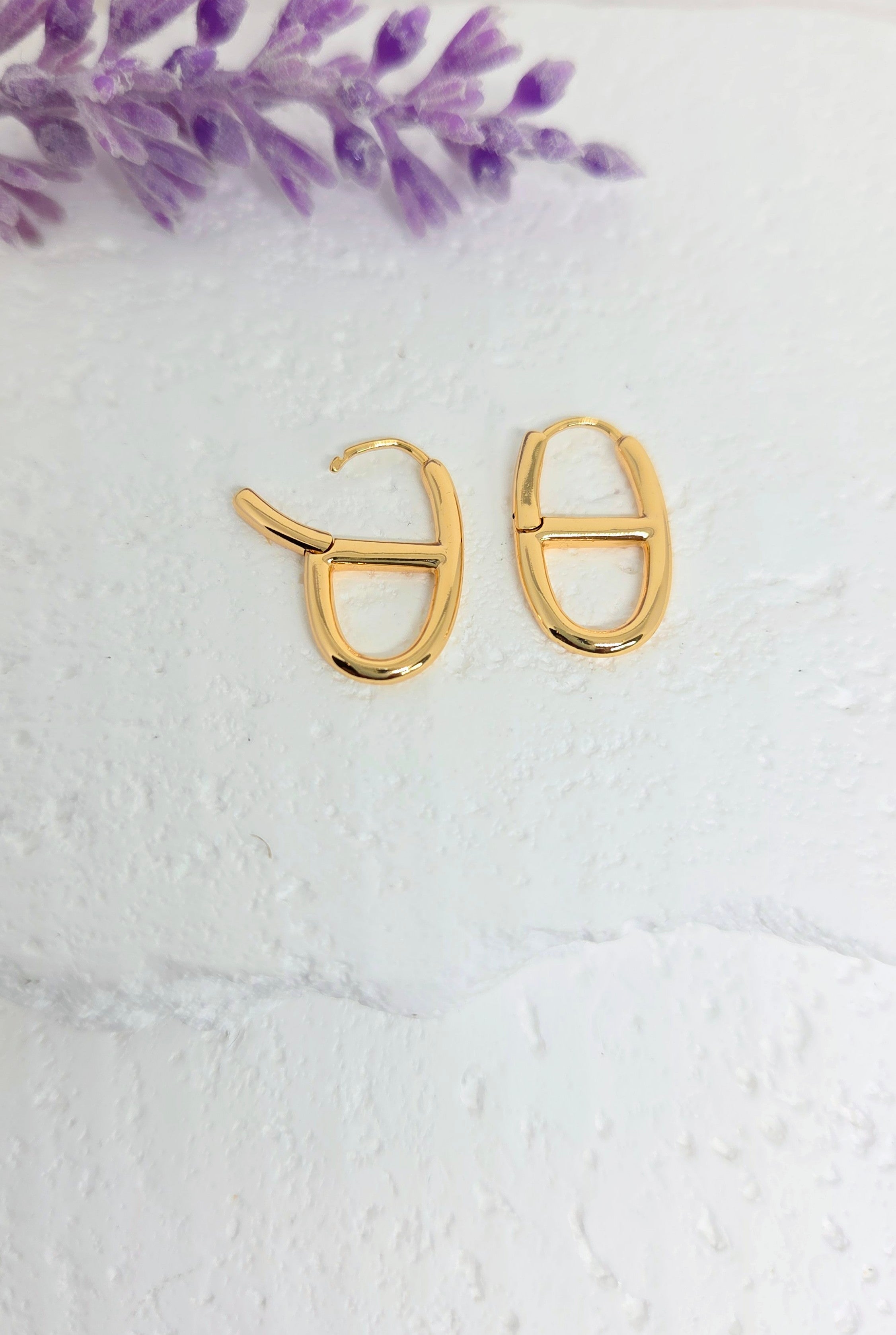 Minimal Oval Huggie Earrings
