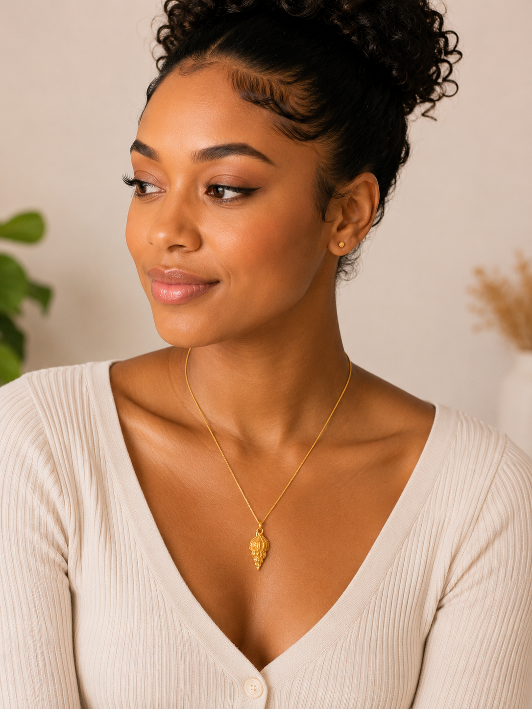 Gold Conch Shell Necklace- 18k Gold Vermeil Pendant, Dainty Seashell Necklace, Beach Gift for Her, Ocean Lover Jewelry Women