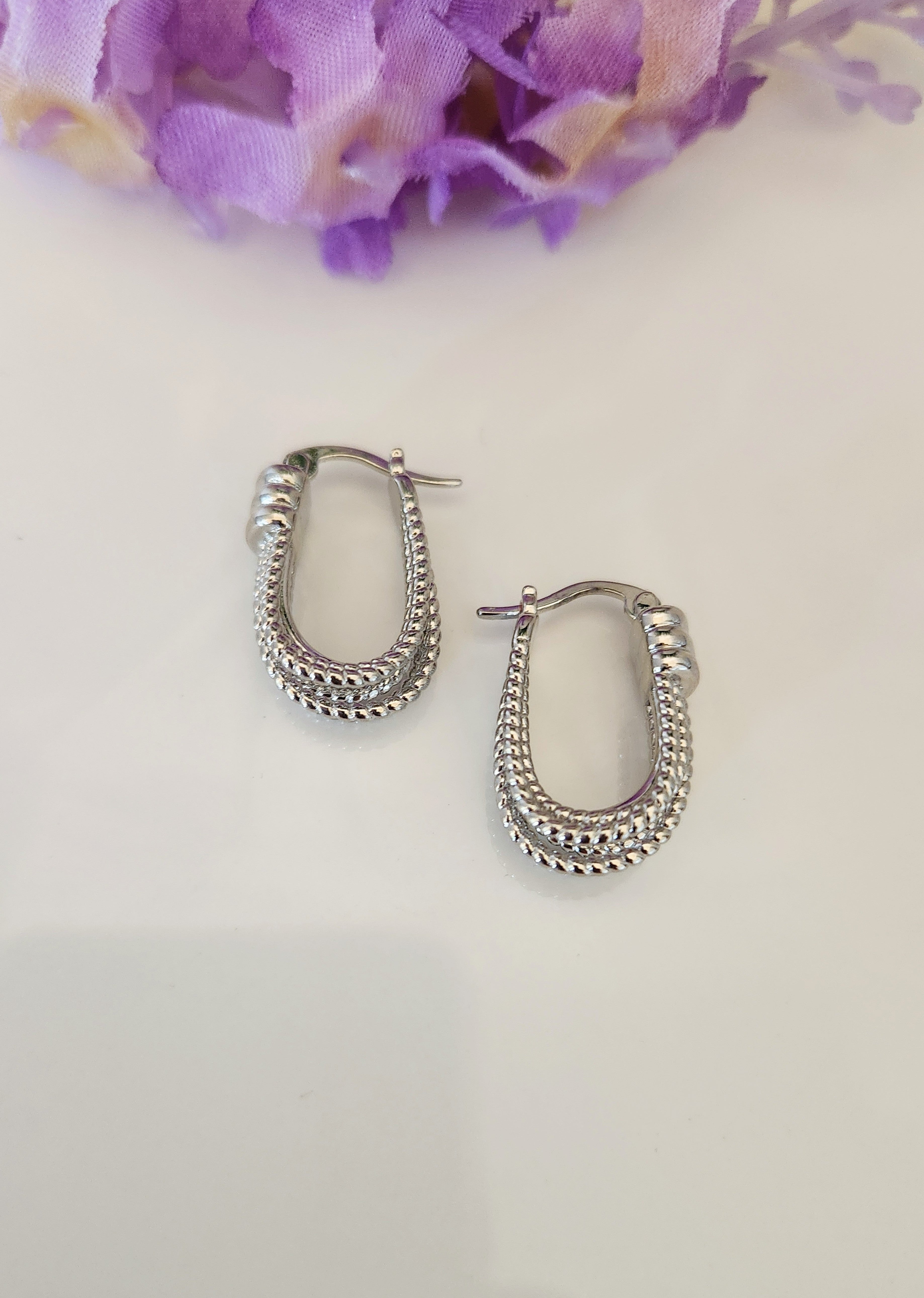 Rope Twist Oval Hoop Earrings
